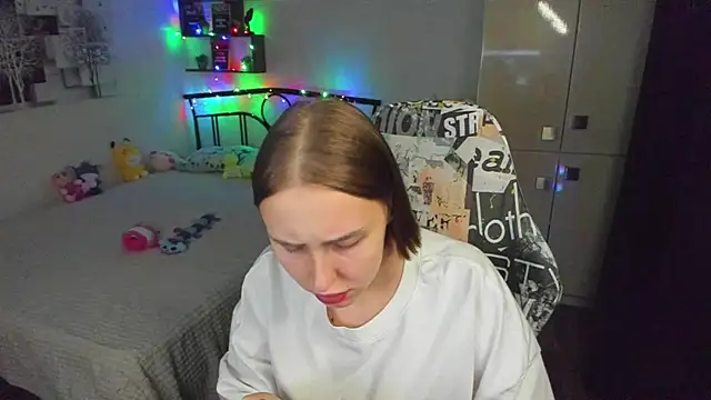 CrazyBitchInLace webcam
