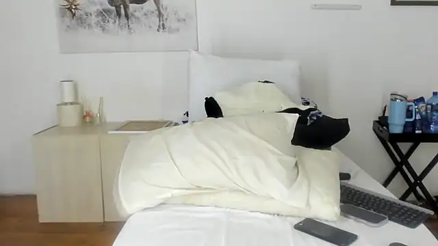 ConnieSmall24 webcam