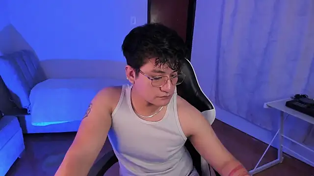 Theo_Rowan webcam