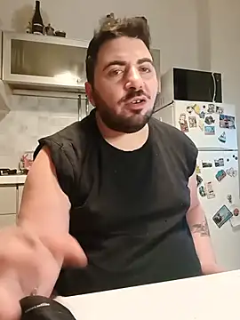 bear_skinny webcam