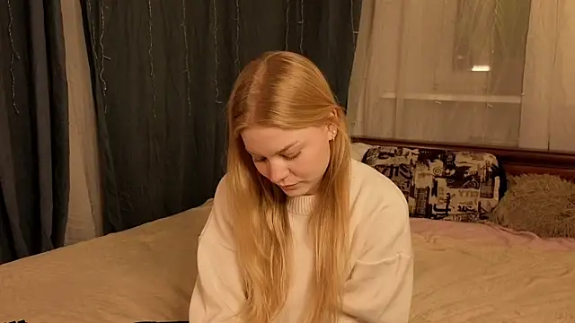 LavonaMadlem webcam