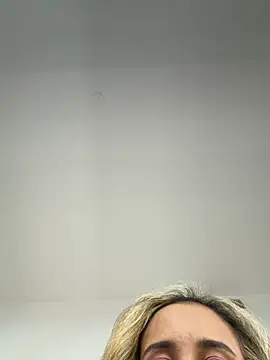 Caseykissesxoxo webcam