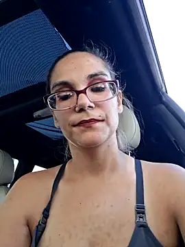 MamaBee88 webcam