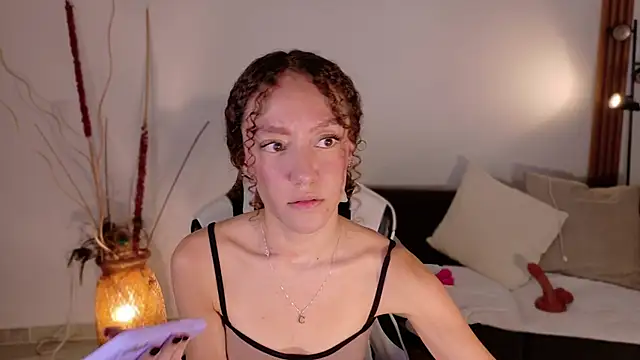 ChloeMoreti webcam