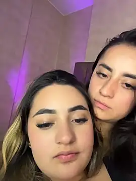 Antonella_Julieta duo twerk cam room