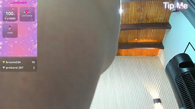 Paulinna_Curvy cam girl profile preview