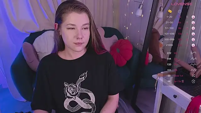 Mira_Falls strap on webcam girl