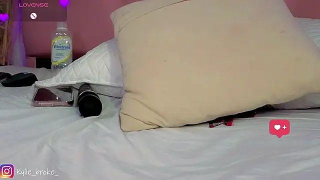 Kylie_brokee webcam