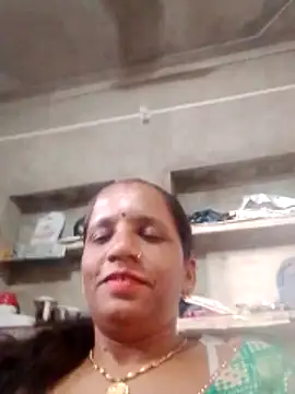 Anitarakkoli tiny body cam girl