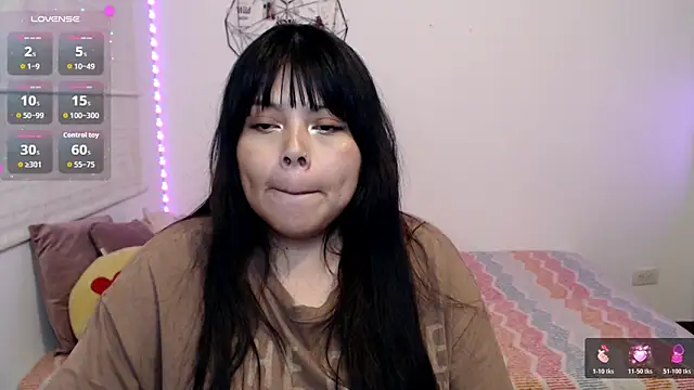 EllieMoonX webcam