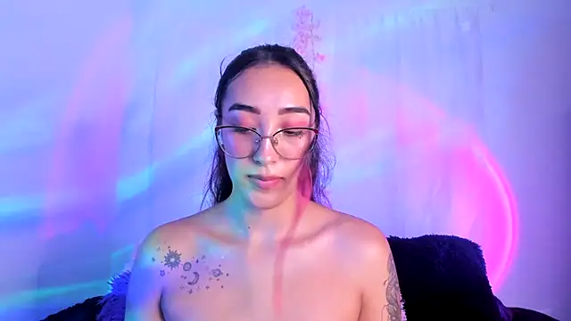 HeidyRousse big boobs webcam model