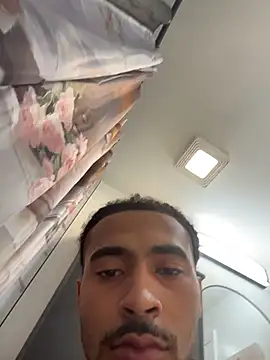 Mellyj053 webcam