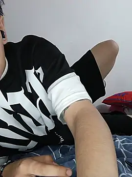 LatinHeatX22 patio webcam show