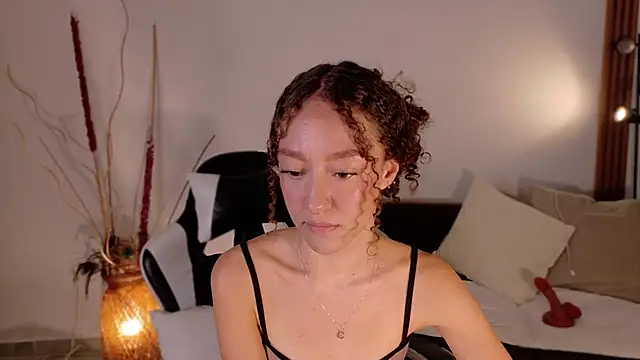 ChloeMoreti webcam