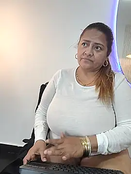 MonzerratBoyer webcam