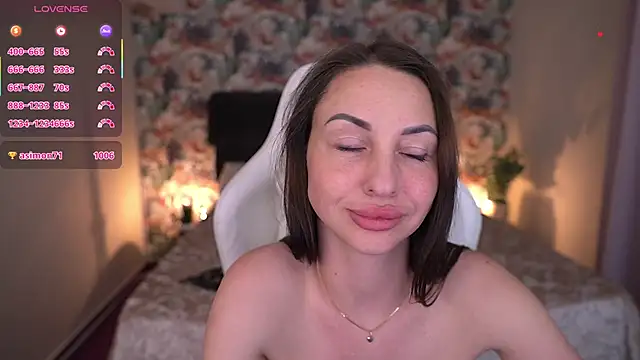 KristiiMax webcam
