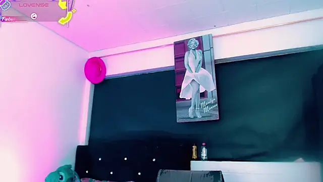 Kendall_hornyy webcam