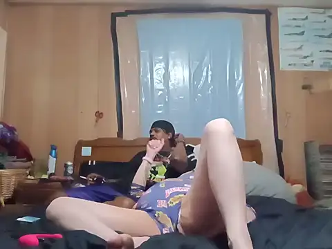 LotusRoyalty webcam