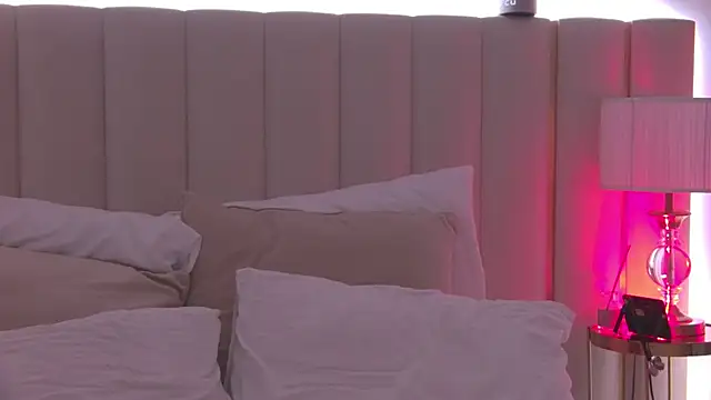 ArianaMell webcam