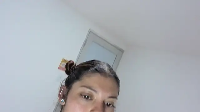 Iam_Issaa webcam