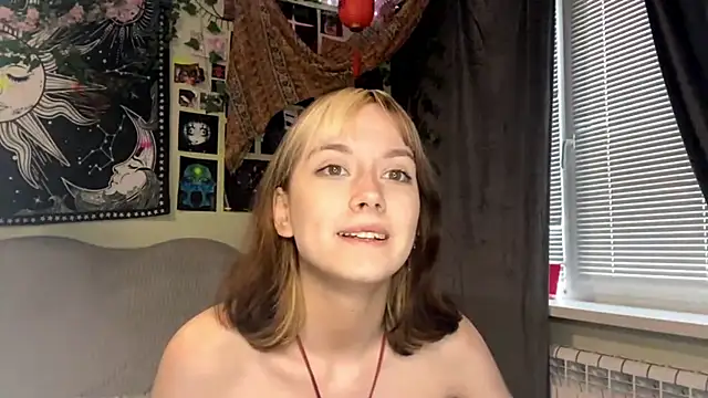 YourFavoriteAltgirl webcam