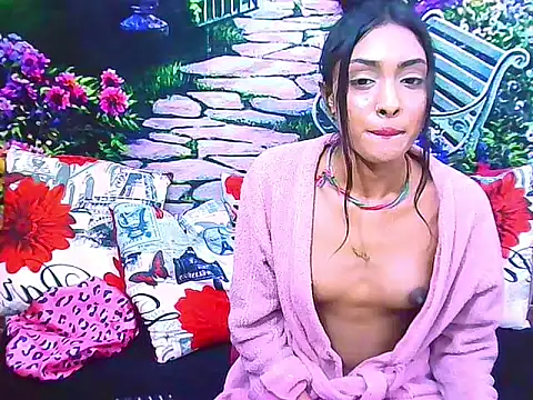 IndianPretty14u2Luv webcam