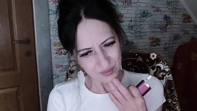 DebraMilf webcam