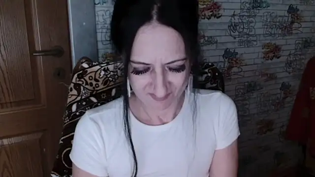DebraMilf webcam