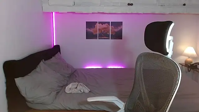 CassieXValeriee webcam