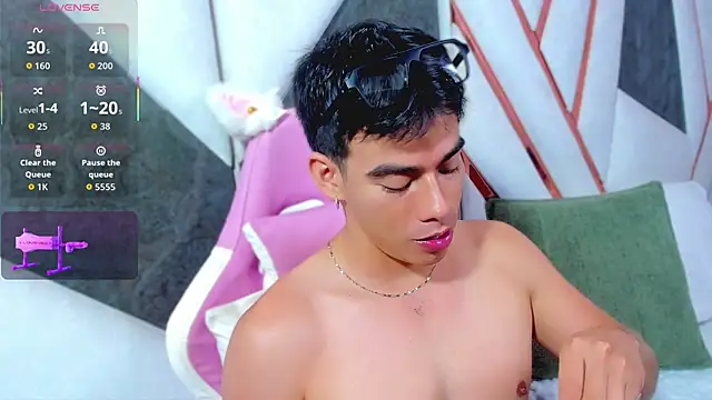 Alejandro_karter18 live sex cam