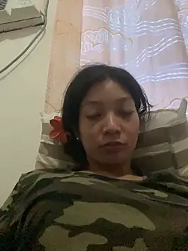 gig10 face sitting webcam girl