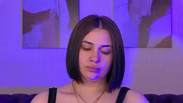 AdrianaToress smoking cam girl