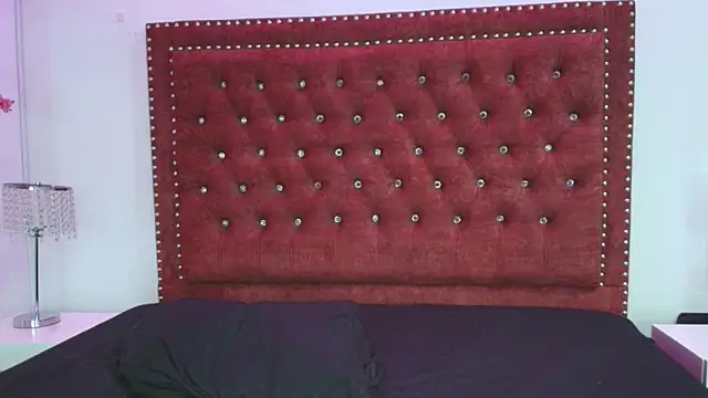 Juless_cornett petite Lovense toy show