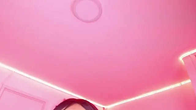 charlottee_26 facesitting webcam girl