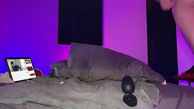 mcklister_kinky_feets webcam
