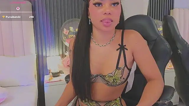 Madiee_Rhea webcam