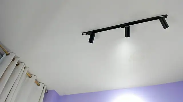Isis_Osman webcam