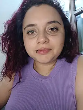 CURVY-HORNY webcam