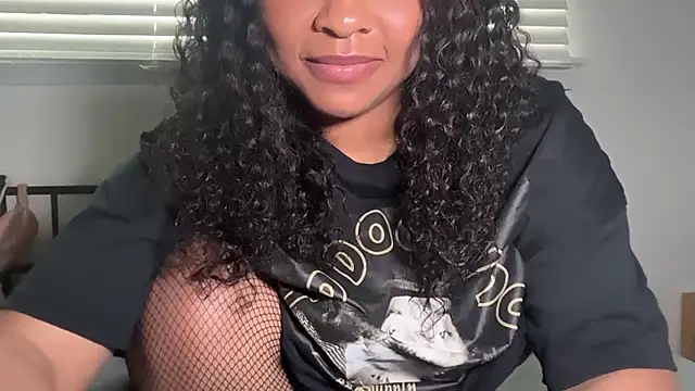 Yourmommysilk webcam