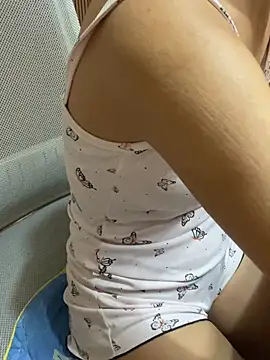 Mina048 webcam