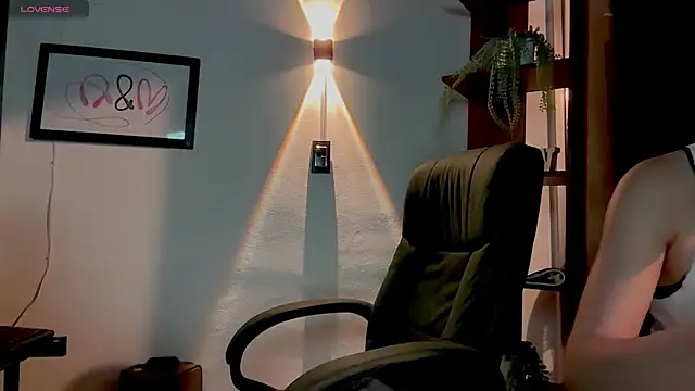 MarcellaGriffin webcam