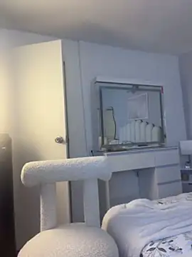 Elara_Luxe webcam
