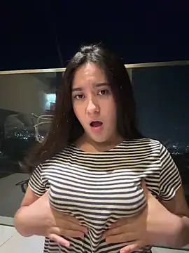 Nina_lovi webcam