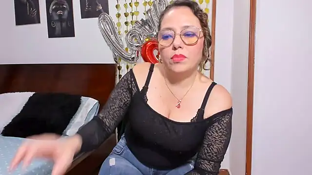 taylorhot70 webcam