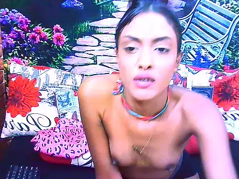 IndianPretty14u2Luv webcam