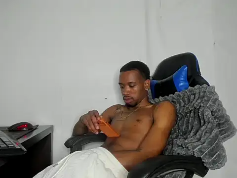 Kofi_exotic_2 webcam