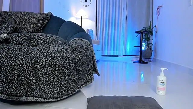 NikaVelvet1