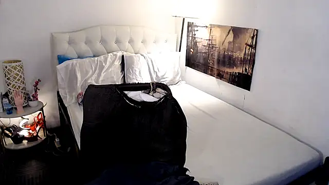 NinaDOM4CUM webcam