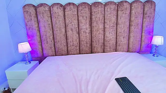 ZenyaVirelli webcam