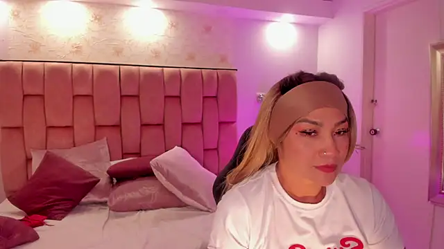 aishathornee webcam